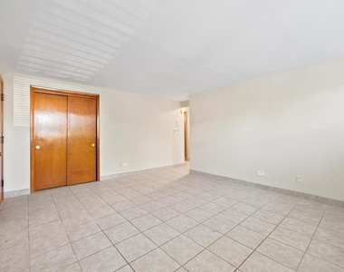 8440 W 95th Street - Photo Thumbnail 3
