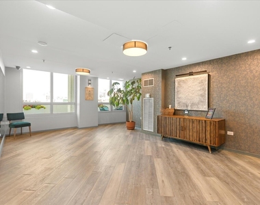 701 S Wells Street - Photo Thumbnail 13
