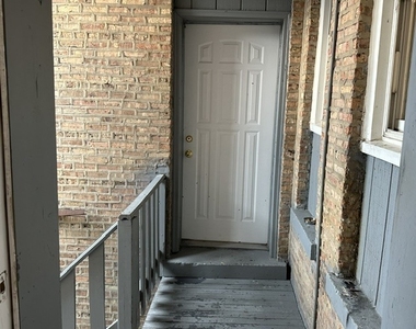 4058 W Dickens Avenue - Photo Thumbnail 8