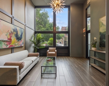 434 W Melrose Street - Photo Thumbnail 18