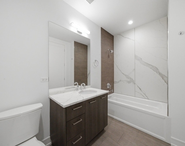 434 W Melrose Street - Photo Thumbnail 12
