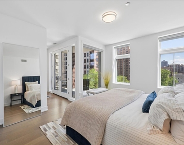 434 W Melrose Street - Photo Thumbnail 7