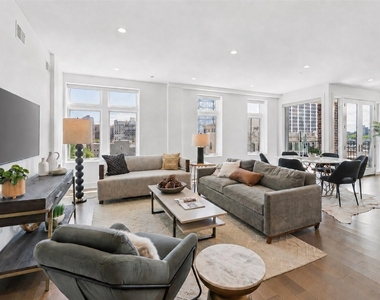 434 W Melrose Street - Photo Thumbnail 4
