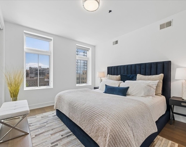 434 W Melrose Street - Photo Thumbnail 13