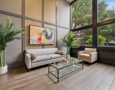 434 W Melrose Street - Photo Thumbnail 19