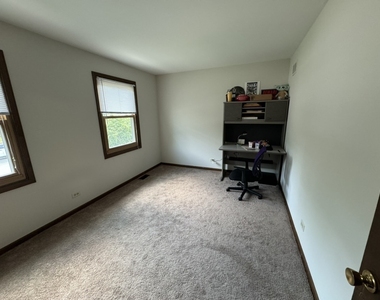 1013 E Benton Avenue - Photo Thumbnail 11