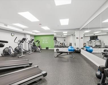 434 W Melrose Street - Photo Thumbnail 12