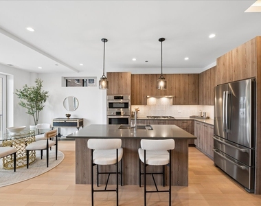 434 W Melrose Street - Photo Thumbnail 3
