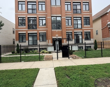 633 E Bowen Avenue - Photo Thumbnail 19
