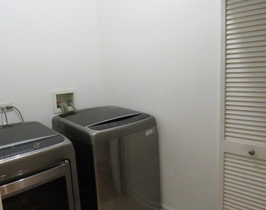 633 E Bowen Avenue - Photo Thumbnail 18