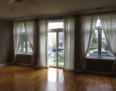 633 E Bowen Avenue - Photo Thumbnail 3