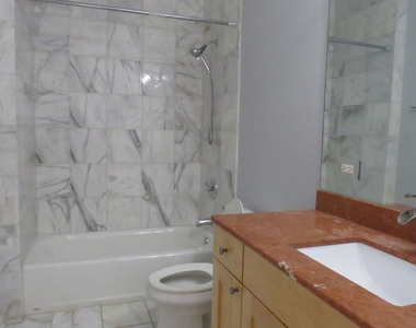 633 E Bowen Avenue - Photo Thumbnail 11
