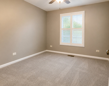 1671 Grosvenor Circle - Photo Thumbnail 5