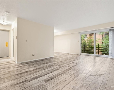 909 Buccaneer Drive - Photo Thumbnail 2
