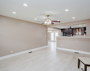 720 Durham Lane - Photo Thumbnail 3