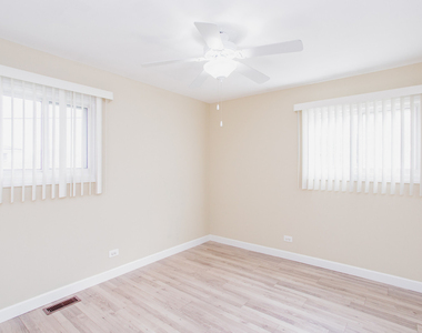 720 Durham Lane - Photo Thumbnail 13