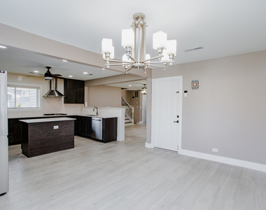 720 Durham Lane - Photo Thumbnail 9