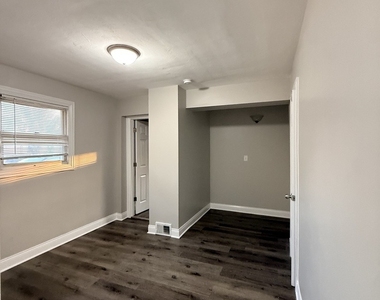 17002 Greenbay Avenue - Photo Thumbnail 8