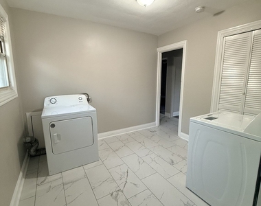 17002 Greenbay Avenue - Photo Thumbnail 10