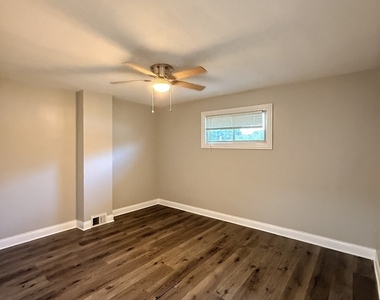 17002 Greenbay Avenue - Photo Thumbnail 4