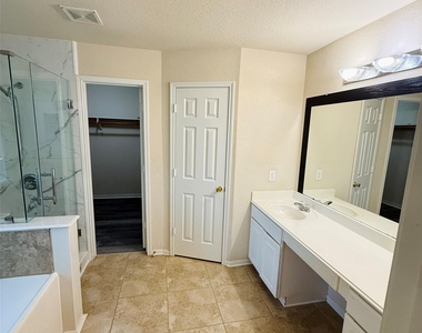19130 Clevera Walk Lane - Photo Thumbnail 20
