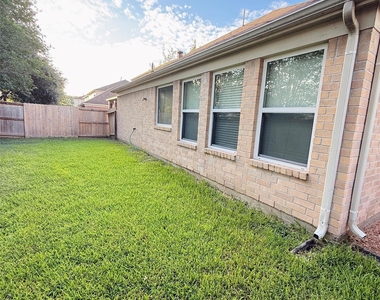 19130 Clevera Walk Lane - Photo Thumbnail 26