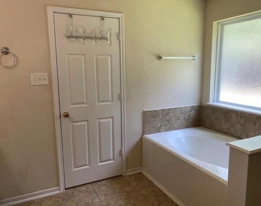 19130 Clevera Walk Lane - Photo Thumbnail 18