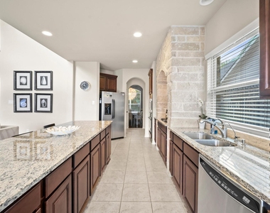 58 W Canyon Wren Circle - Photo Thumbnail 22