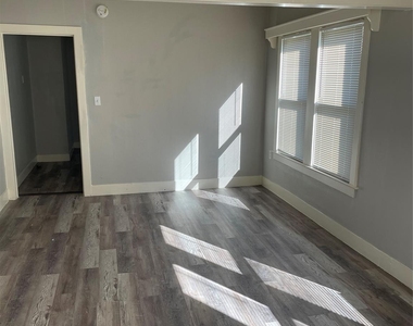 705 Cincinnati Street - Photo Thumbnail 2