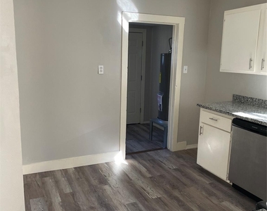 705 Cincinnati Street - Photo Thumbnail 8