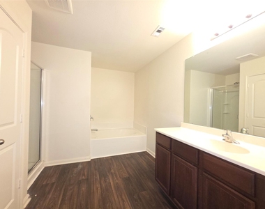 26035 Allan Poe Drive - Photo Thumbnail 8