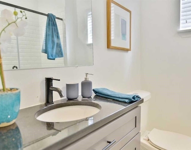 219 Marshall Street - Photo Thumbnail 9