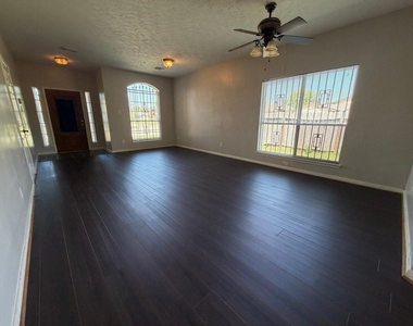 13403 Agarita Lane - Photo Thumbnail 7