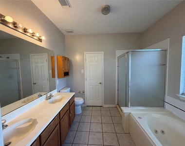 13403 Agarita Lane - Photo Thumbnail 12