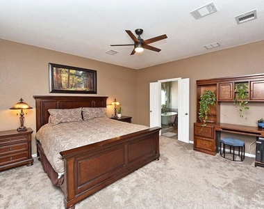 22121 Atwater Canyon Lane - Photo Thumbnail 9