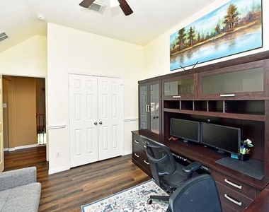 22121 Atwater Canyon Lane - Photo Thumbnail 20