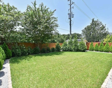 22121 Atwater Canyon Lane - Photo Thumbnail 27
