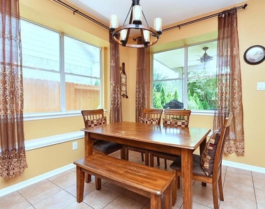 22121 Atwater Canyon Lane - Photo Thumbnail 7