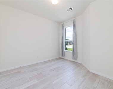 16615 Chill Brook Drive - Photo Thumbnail 7