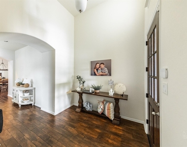 6003 Hedgepark Drive - Photo Thumbnail 8