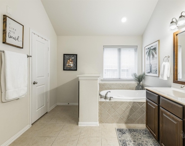 6003 Hedgepark Drive - Photo Thumbnail 29
