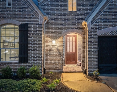 6003 Hedgepark Drive - Photo Thumbnail 2