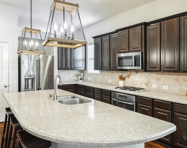 6003 Hedgepark Drive - Photo Thumbnail 16