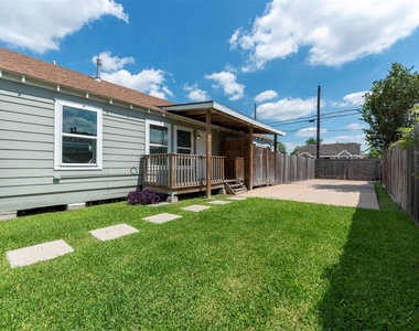 1121 Panama Street - Photo Thumbnail 2
