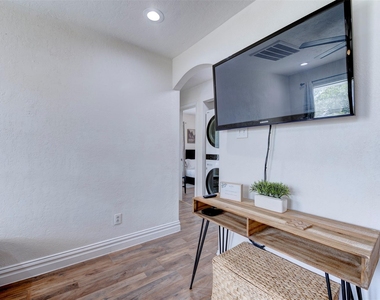 1121 Panama Street - Photo Thumbnail 26