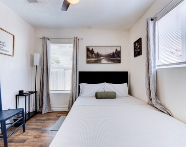 1121 Panama Street - Photo Thumbnail 24