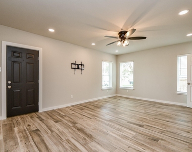 3426 Rosedale Street - Photo Thumbnail 3