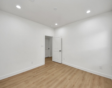 8324 Corinth Street - Photo Thumbnail 23