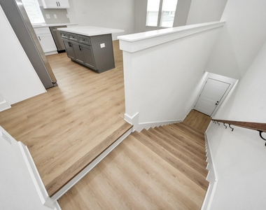 8324 Corinth Street - Photo Thumbnail 4