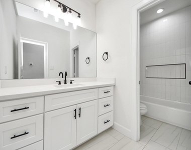 8324 Corinth Street - Photo Thumbnail 20